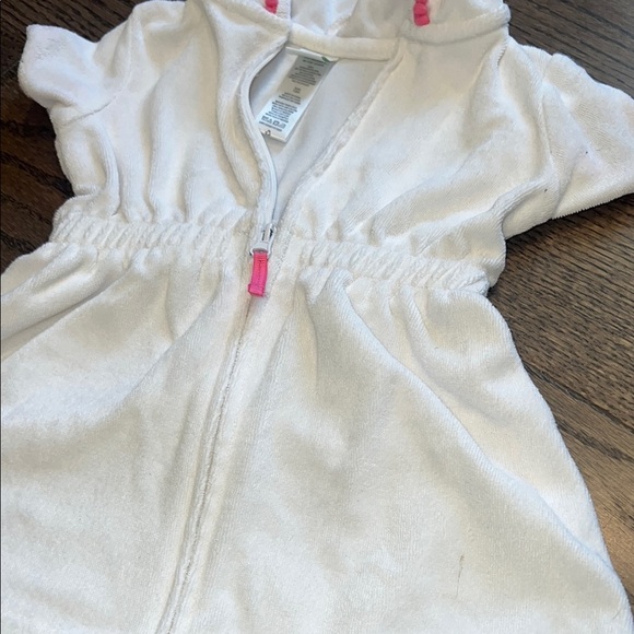 Baby White Hooded Cover-Up with Pink Details Little me 18 months - Picture 4 of 6